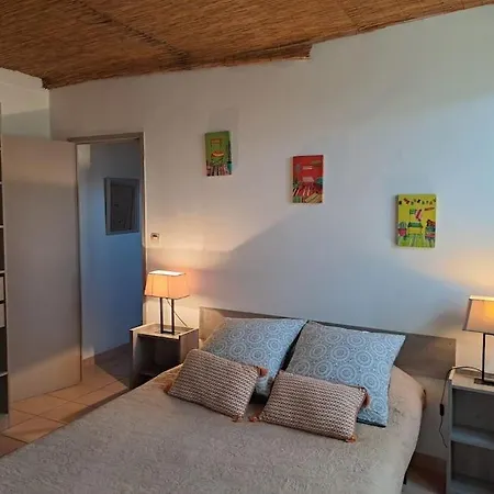 Gite L'abri Au Coeur Du Luberon Nyaraló