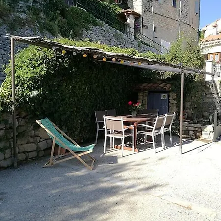 Nyaraló Gite L'abri Au Coeur Du Luberon *